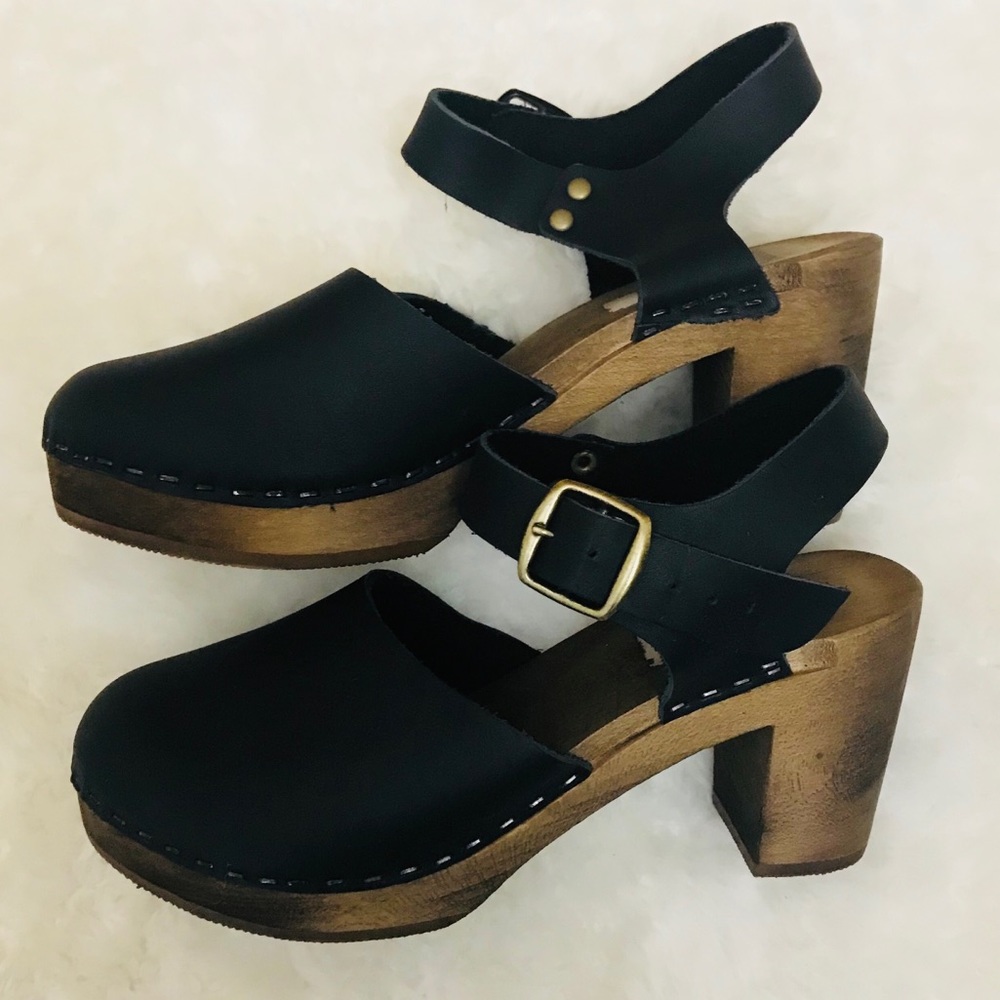 Black Oiled Mary Jane High Heel with Buckled Strap